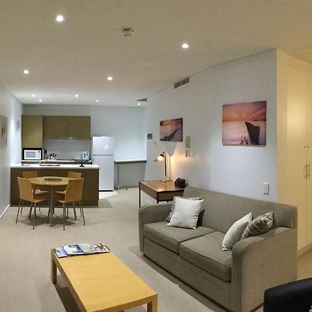 Wallaroo Marina Waterfront Luxe Apartment ภายนอก รูปภาพ