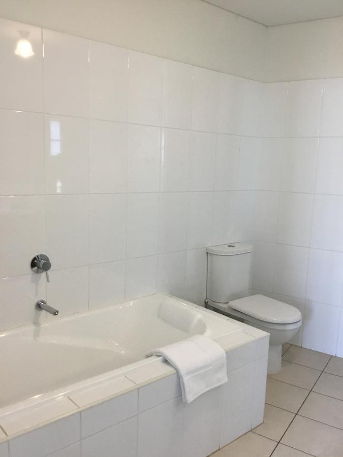 Wallaroo Marina Waterfront Luxe Apartment ภายนอก รูปภาพ