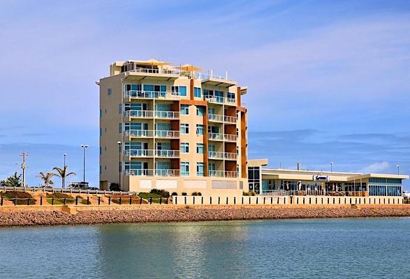 Wallaroo Marina Waterfront Luxe Apartment ภายนอก รูปภาพ
