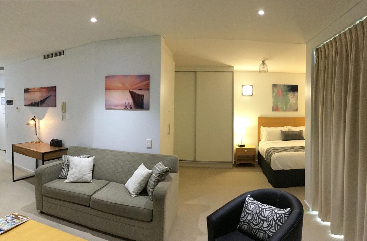 Wallaroo Marina Waterfront Luxe Apartment ภายนอก รูปภาพ